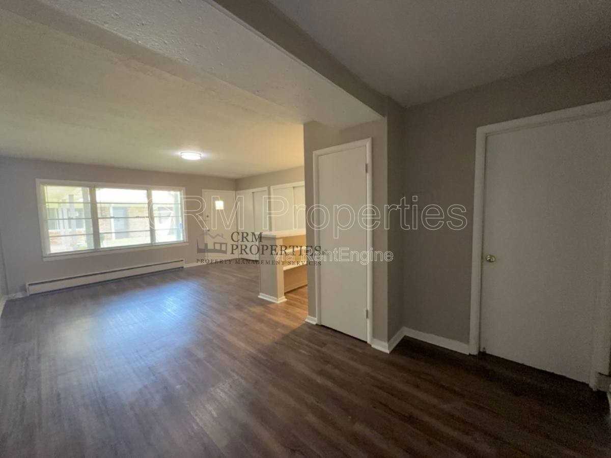 6134 Hillside Ave #8 - Photo 7 of 10