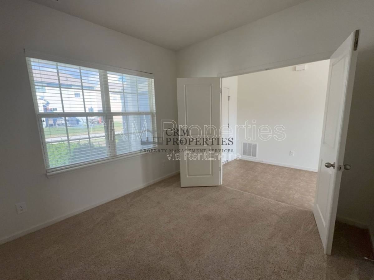 5860 Crowley Pkwy - Photo 3 of 10