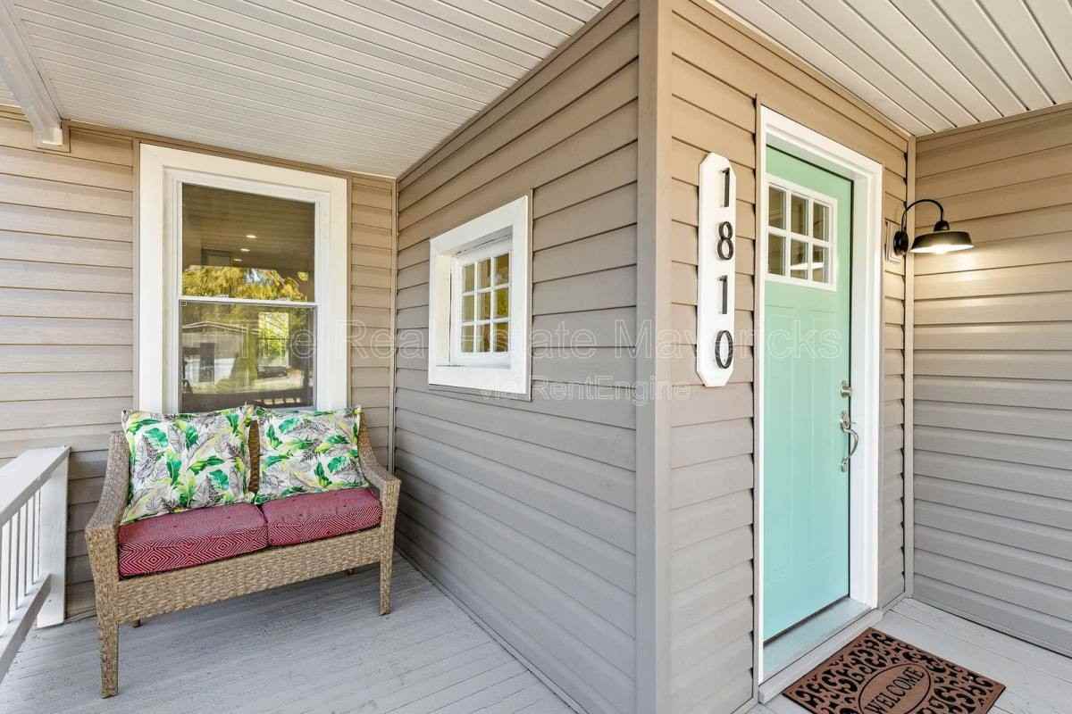 1810 Jackson St - Photo 2 of 10