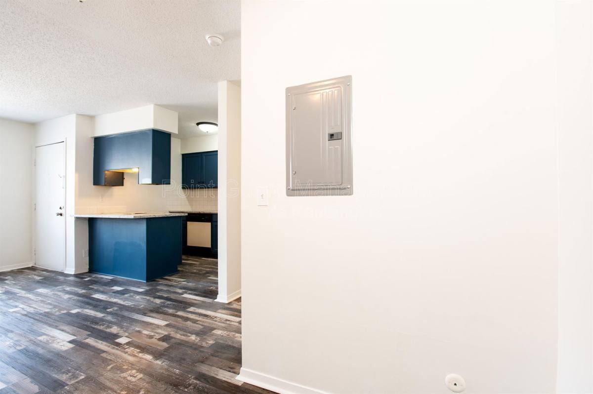 2741 N Amidon Ave #3 - Photo 4 of 10