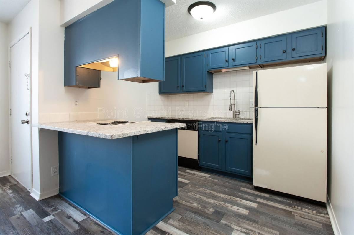 2741 N Amidon Ave #3 - Photo 7 of 10