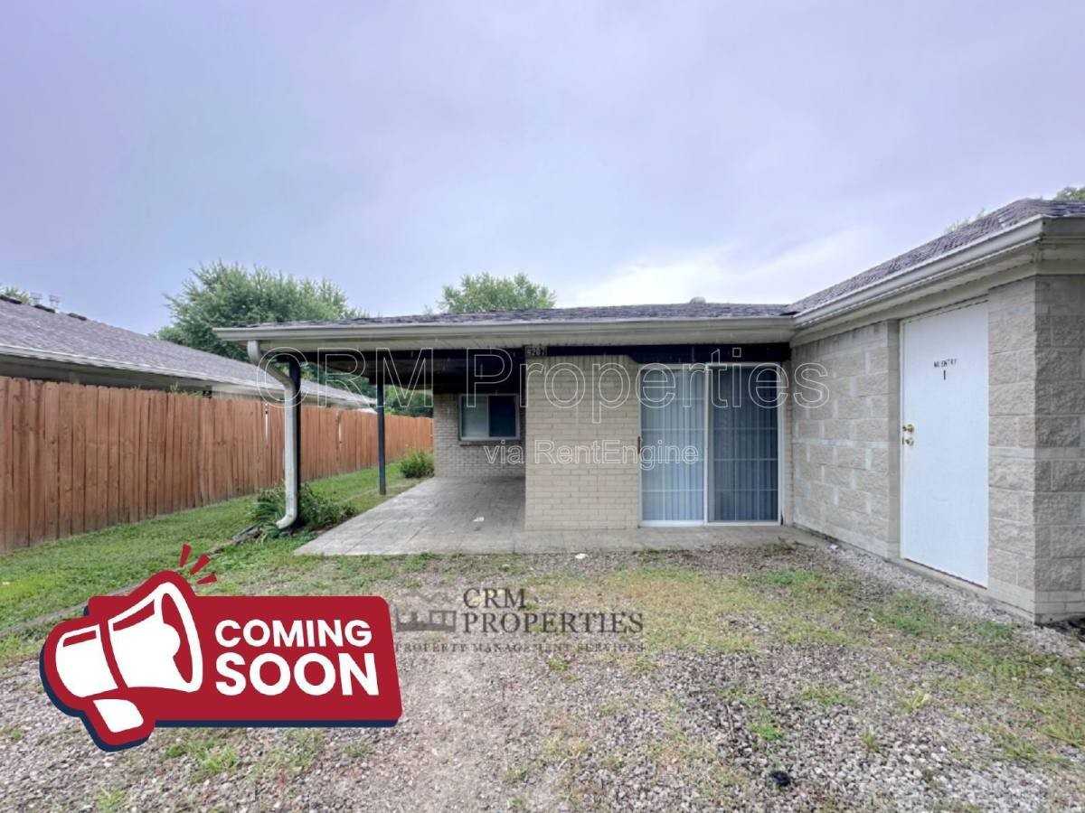 9207 E 12th St - Photo 2 of 10