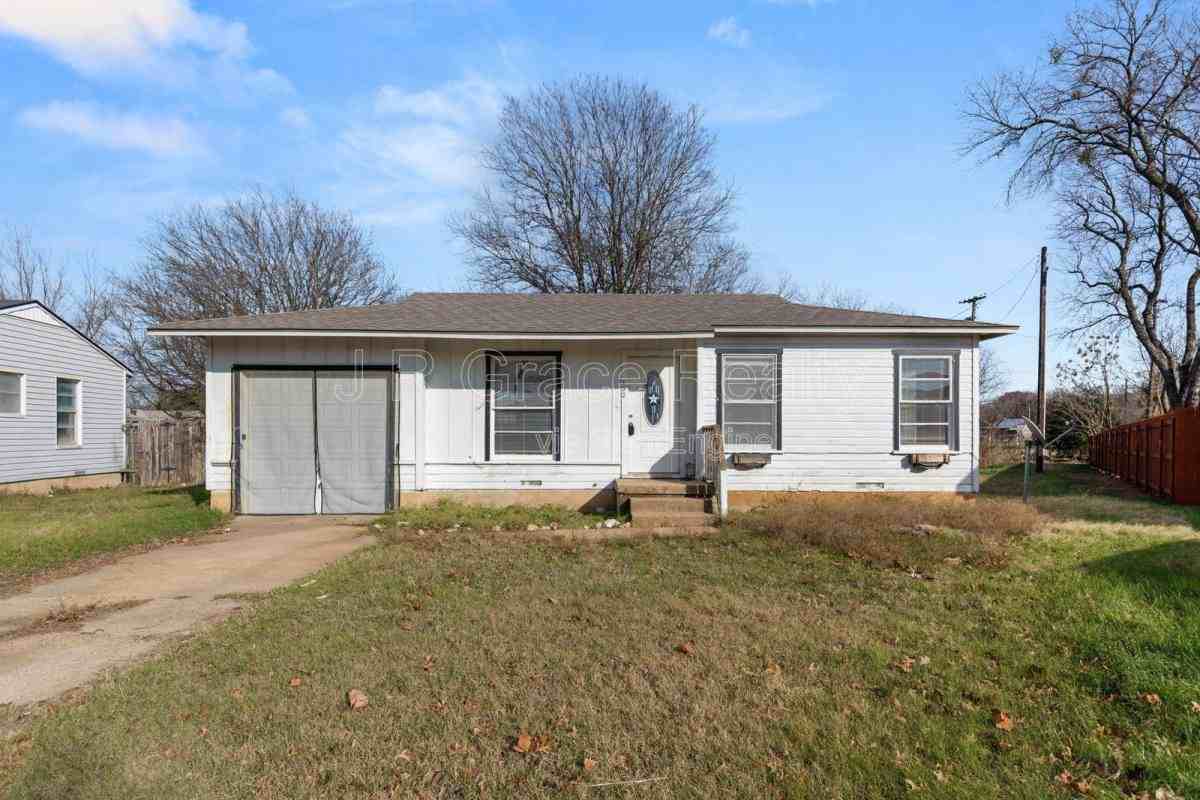 103 N Tyler St - Photo 2 of 10