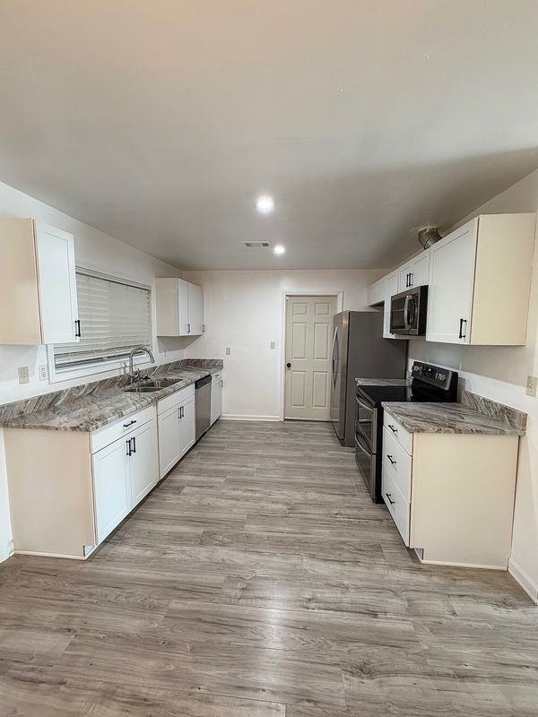 4904 Willow Ln - Photo 4 of 20