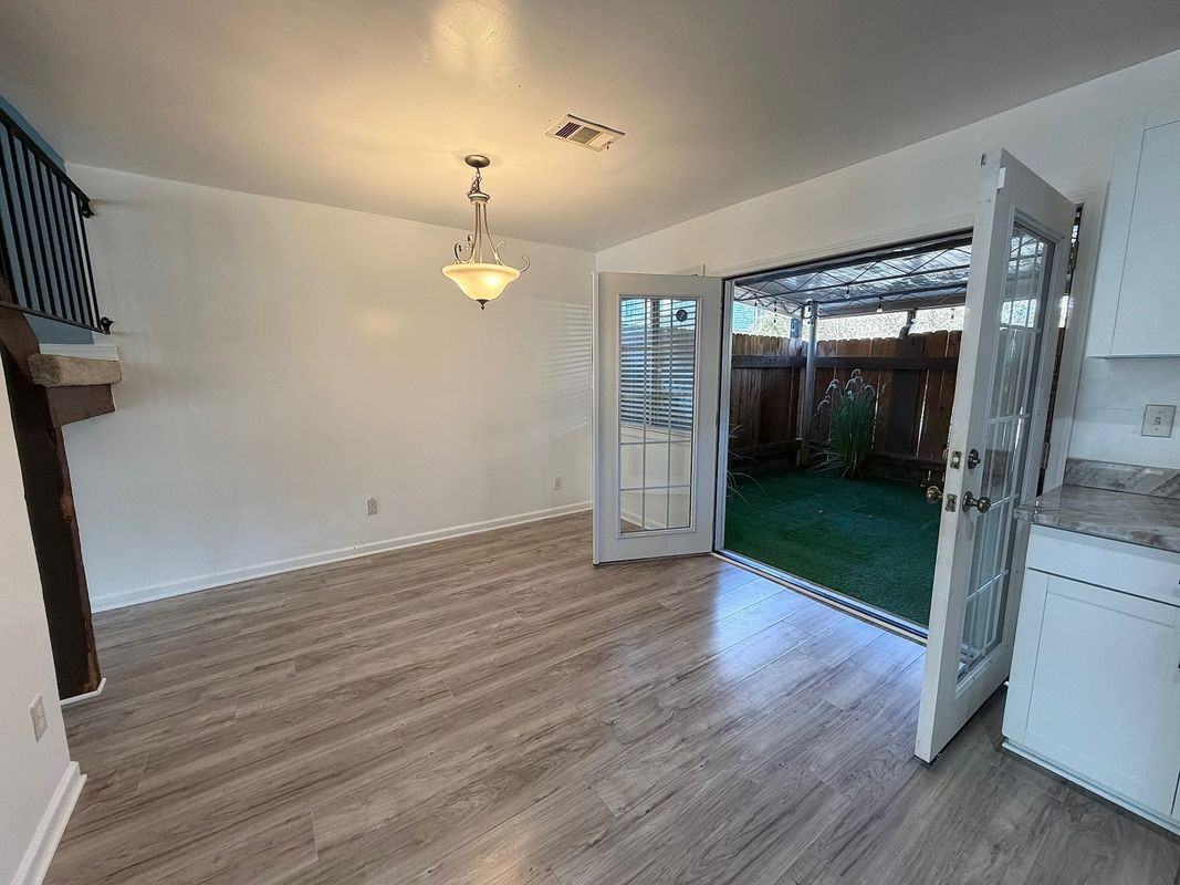 4904 Willow Ln - Photo 7 of 20