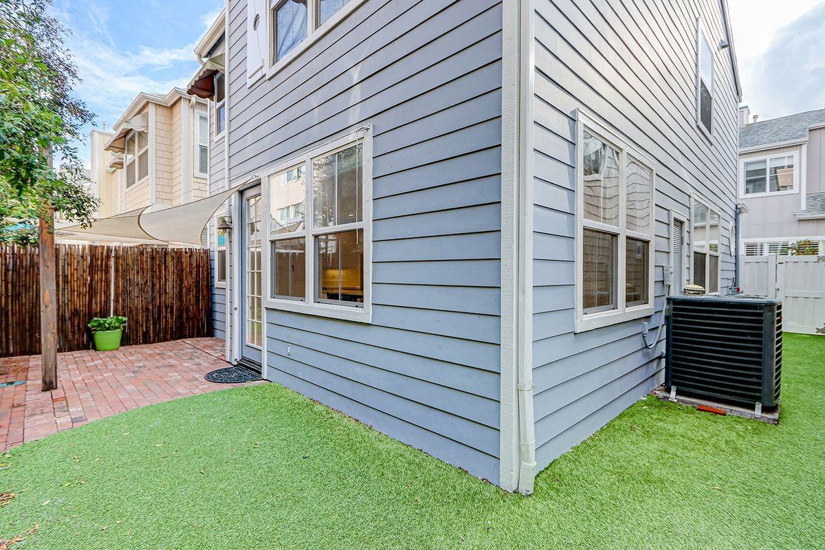 1800 S Pacific Coast Hwy ##29 - Photo 5 of 30