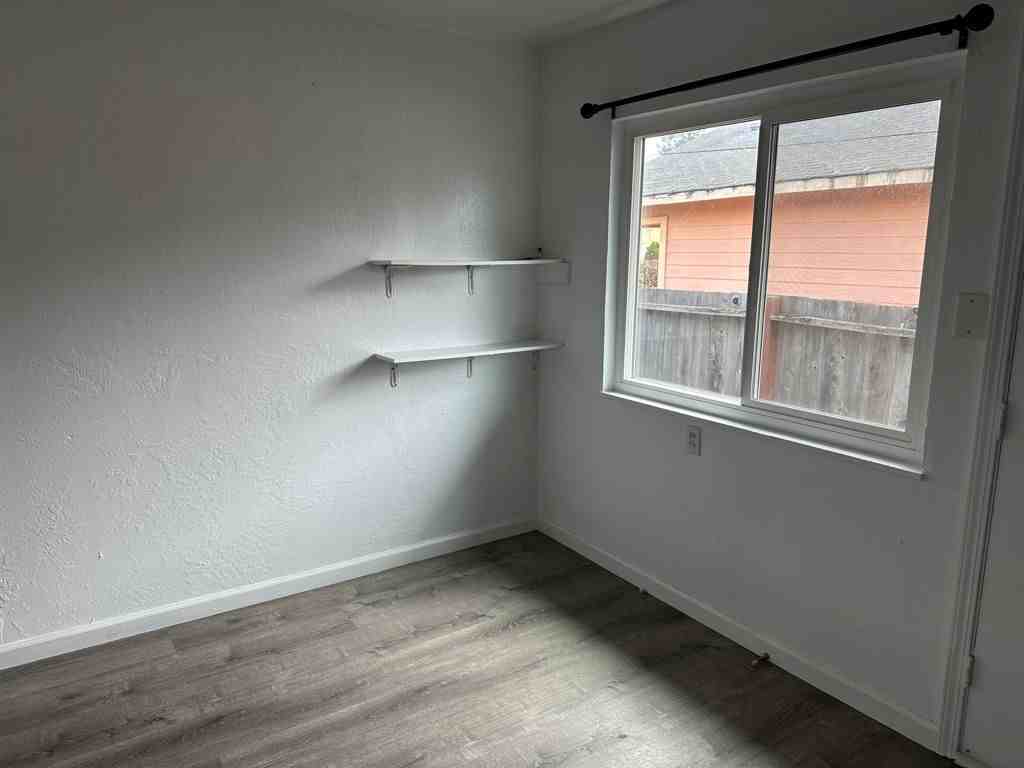 1013 Grand Ave - Photo 2 of 9