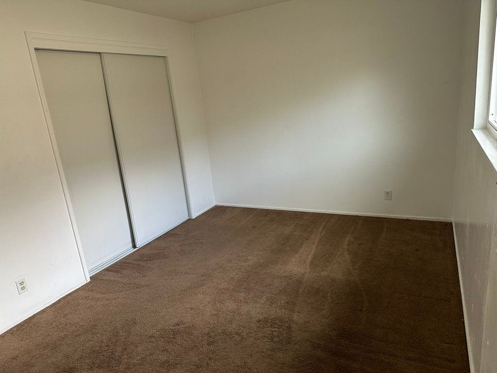 1013 Grand Ave - Photo 6 of 9