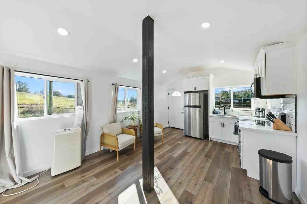 1781 Springvale Rd - Photo 5 of 50