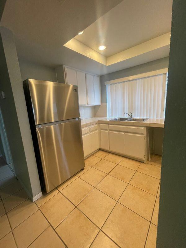 1653 Glenview Dr - Photo 3 of 19