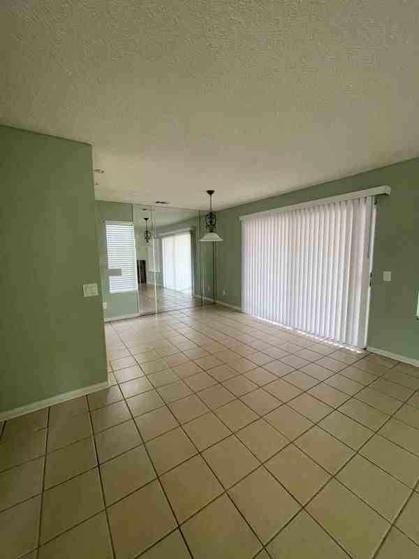 1653 Glenview Dr - Photo 5 of 19