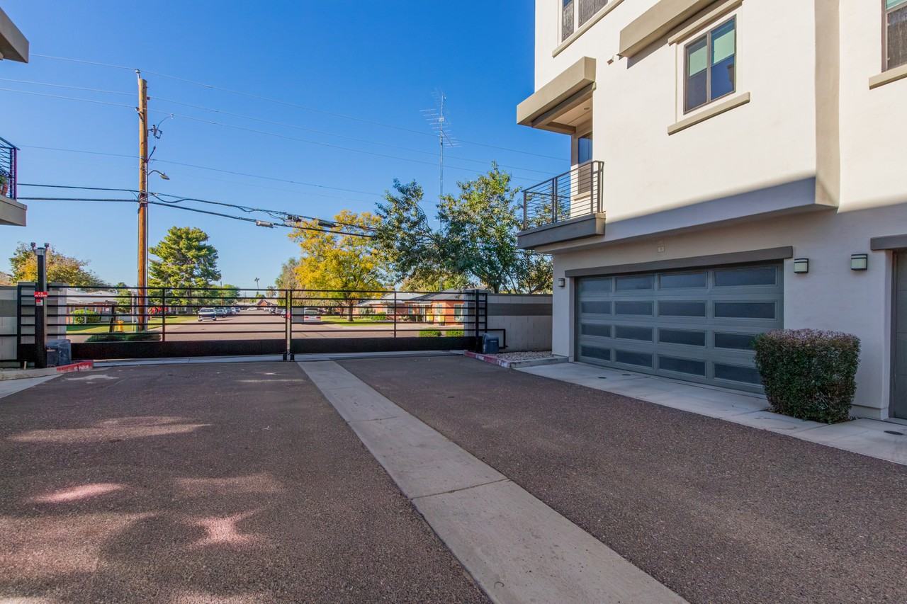 4235 N 26th St #1 - Photo 4 of 50