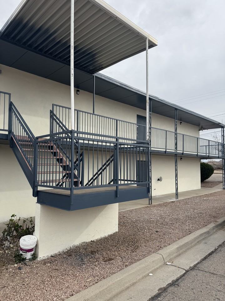 3016 E Andy Devine Ave - Photo 2 of 7