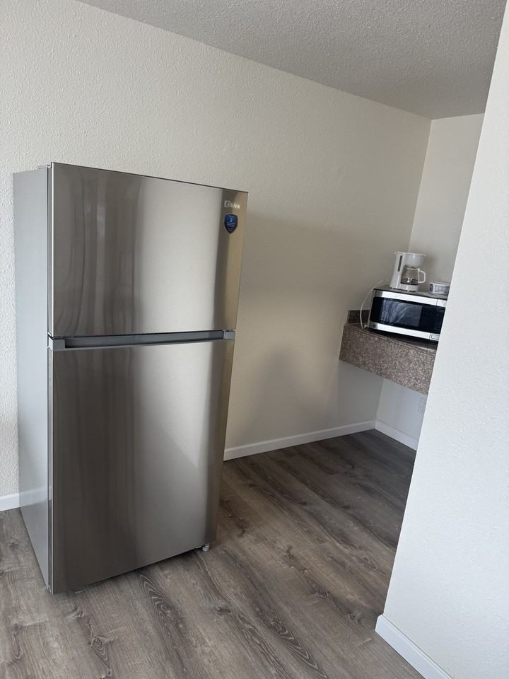 3016 E Andy Devine Ave - Photo 4 of 7