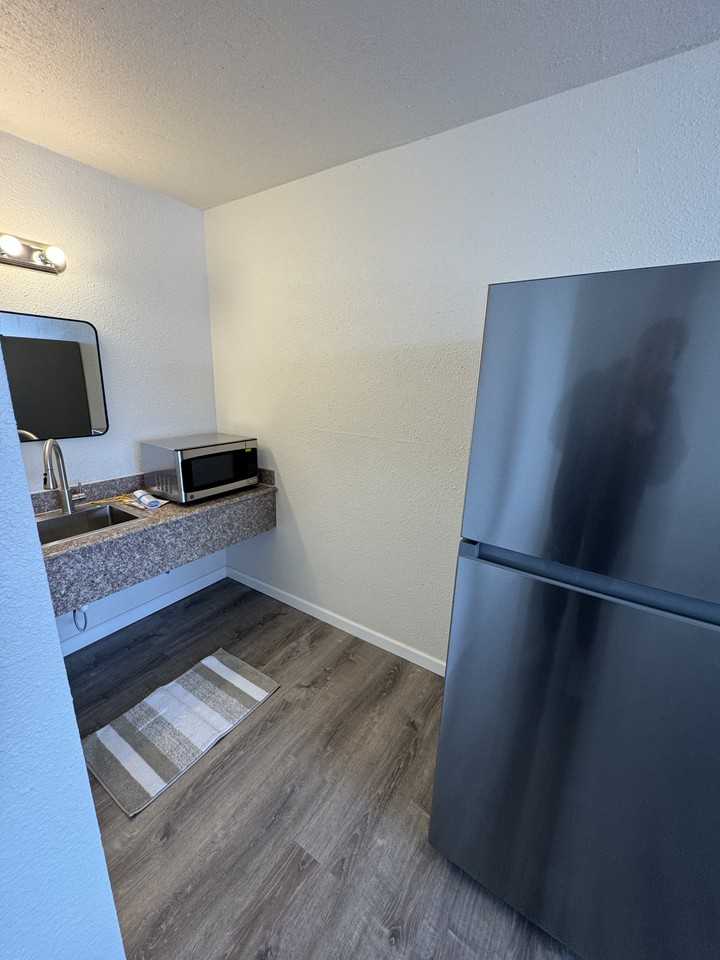 3016 E Andy Devine Ave - Photo 5 of 7