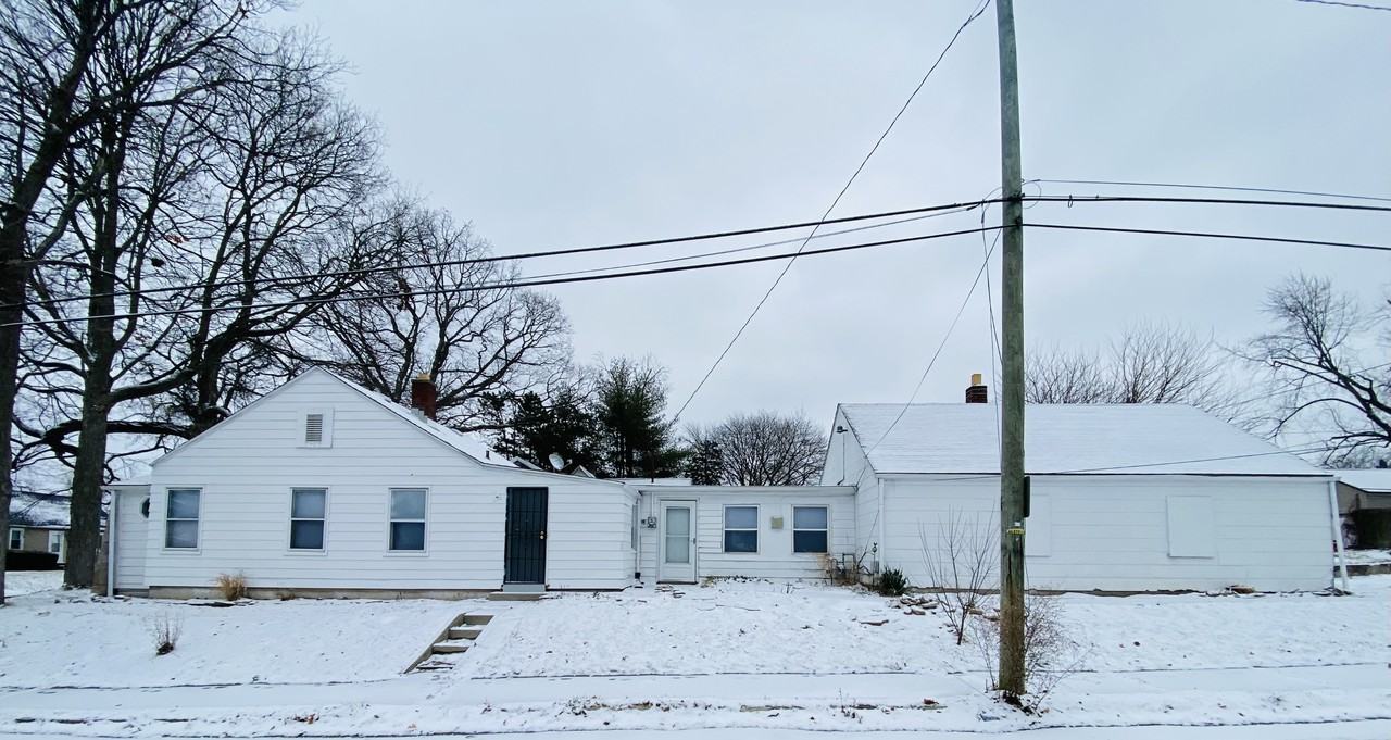 2602 Maumee Ave - Photo 3 of 12