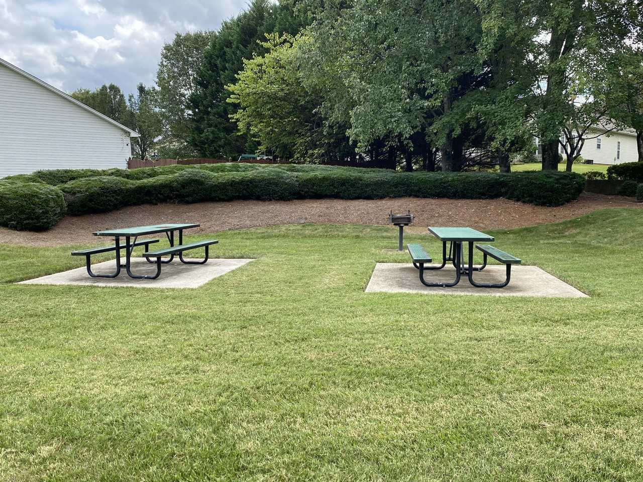 2837 Bridgeport Dr - Photo 4 of 12