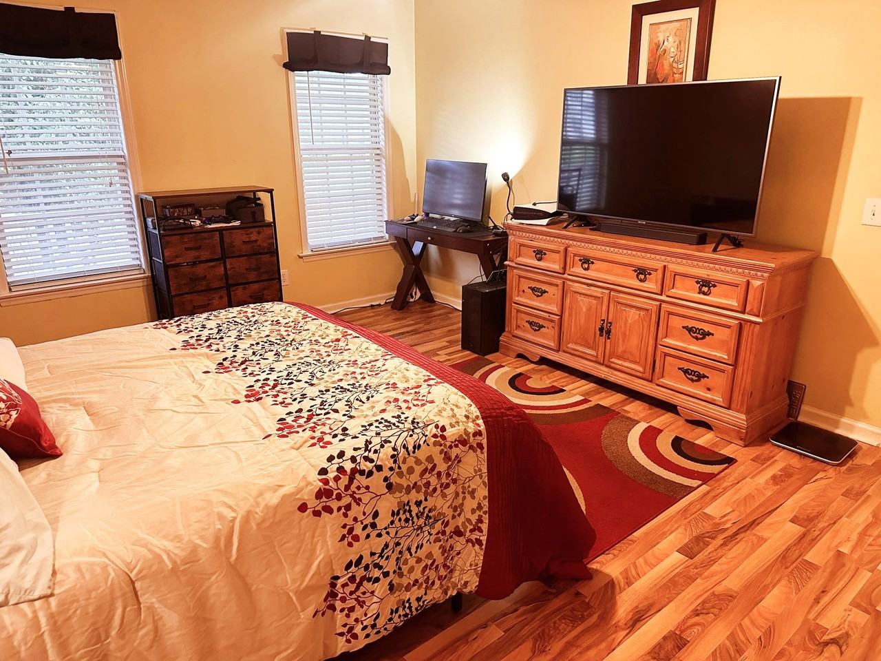 2837 Bridgeport Dr - Photo 2 of 12