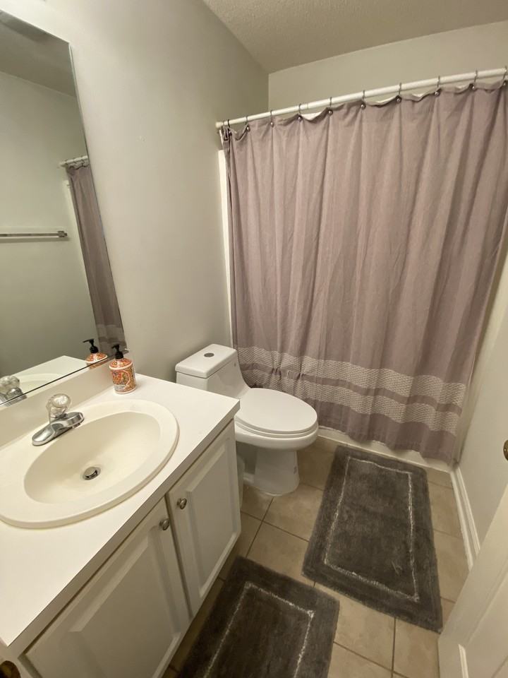 2837 Bridgeport Dr - Photo 2 of 12