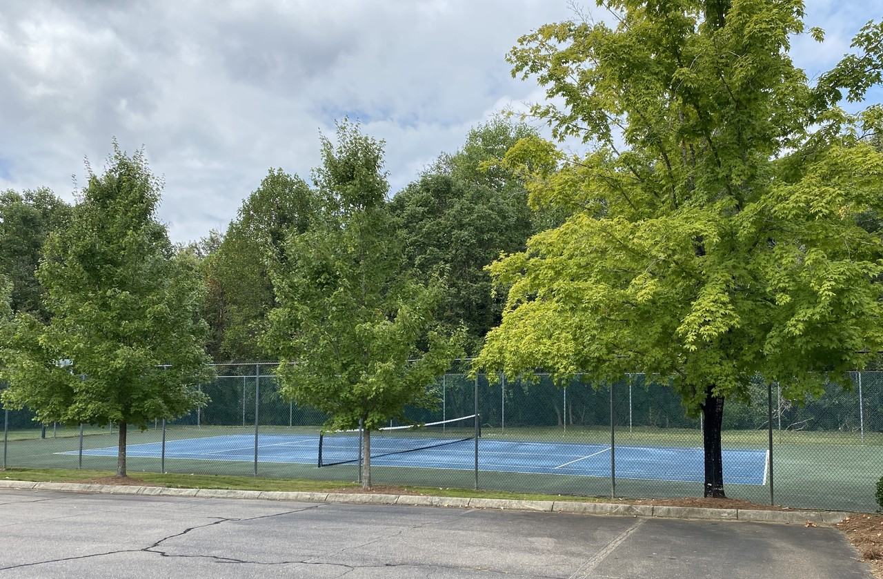 2837 Bridgeport Dr - Photo 3 of 12