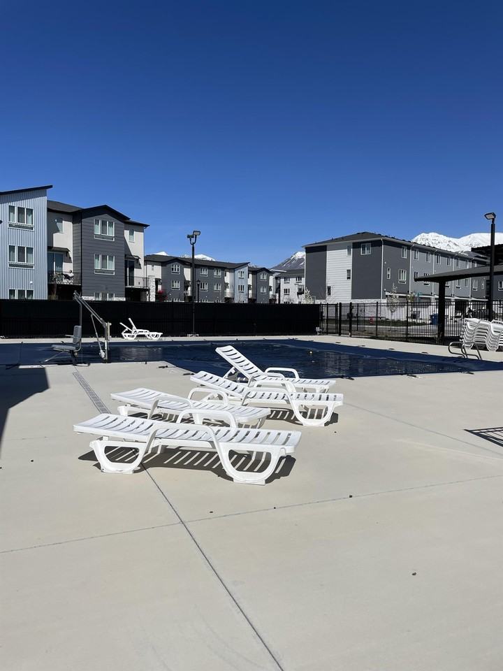 517 Southwest #1 - Photo 4 of 29