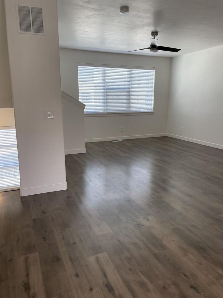 517 Southwest #1 - Photo 2 of 29