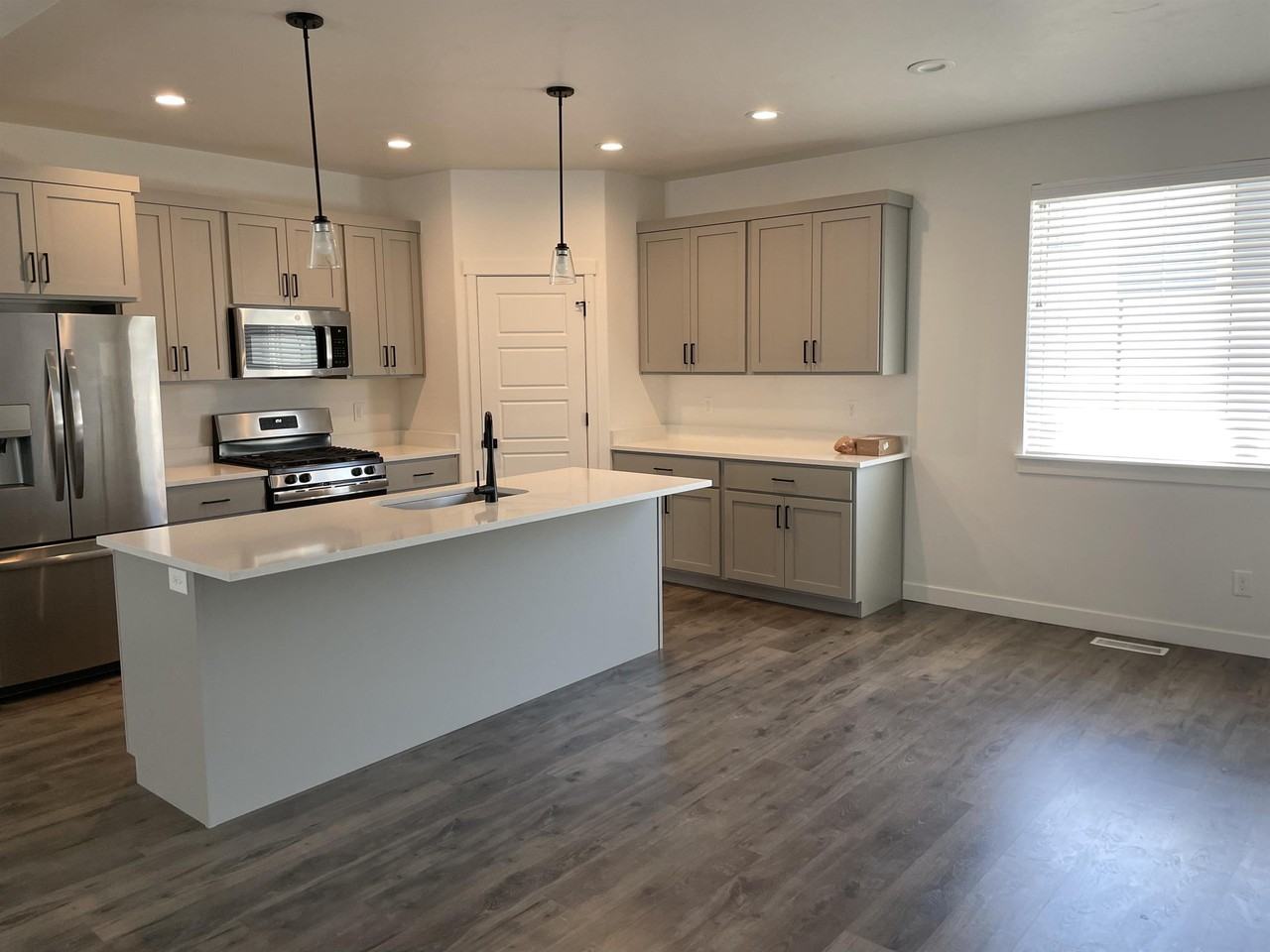 517 Southwest #1 - Photo 6 of 29