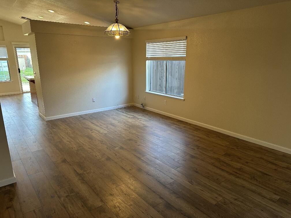 9454 Village Tree Dr - Photo 3 of 8