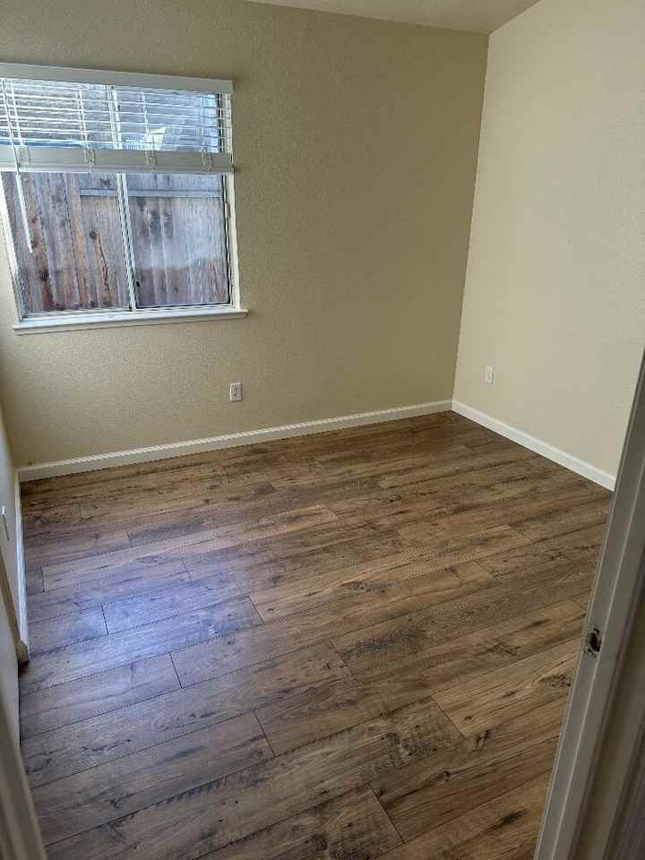 9454 Village Tree Dr - Photo 5 of 8