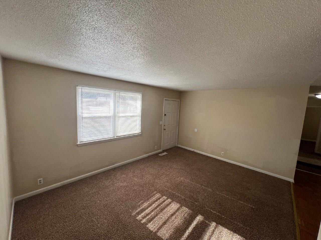 621 Dover Rd - Photo 5 of 13