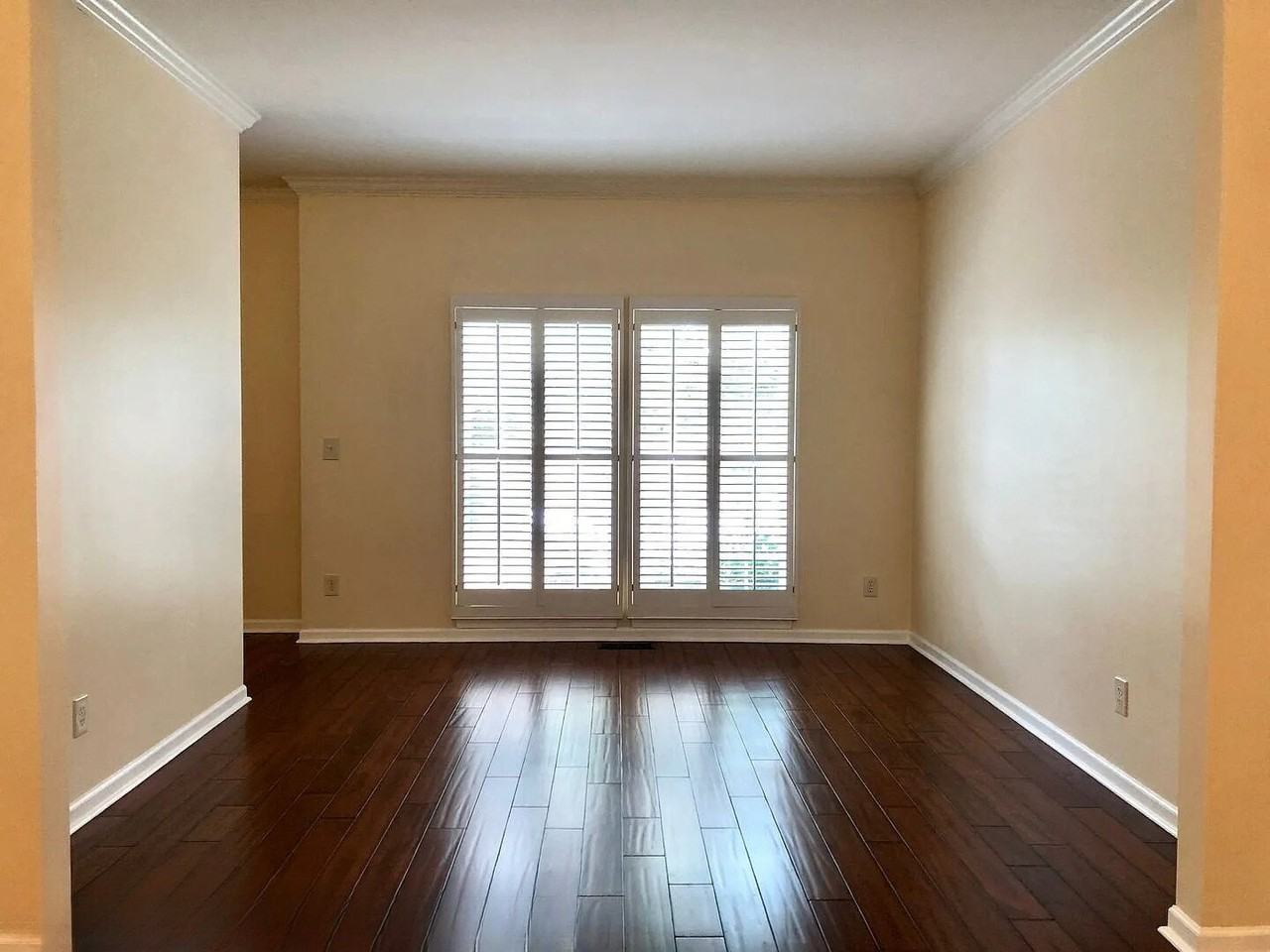 3258 Nolen Ln - Photo 5 of 26