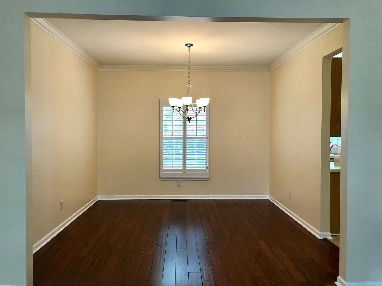 3258 Nolen Ln - Photo 6 of 26