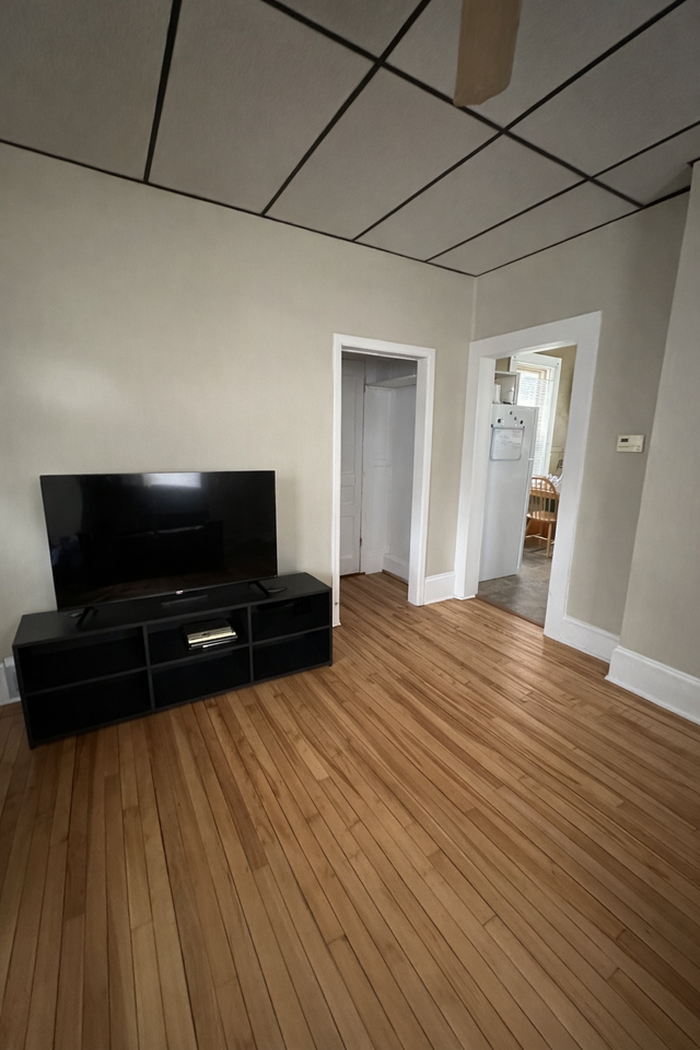 626 Lake St - Photo 4 of 20