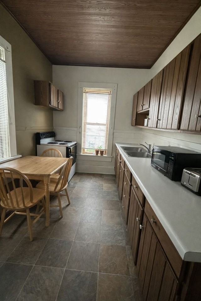 626 Lake St - Photo 6 of 20