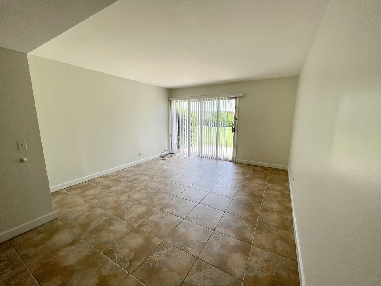 32 S Forest Beach Dr #19 - Photo 6 of 12