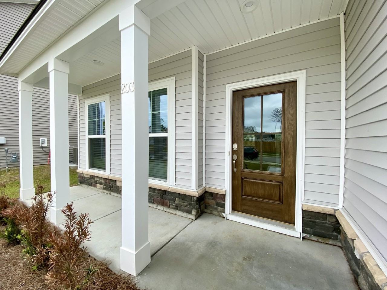 203 Danner Dr - Photo 2 of 16