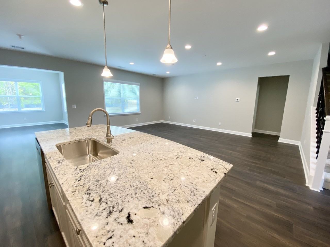 203 Danner Dr - Photo 3 of 16