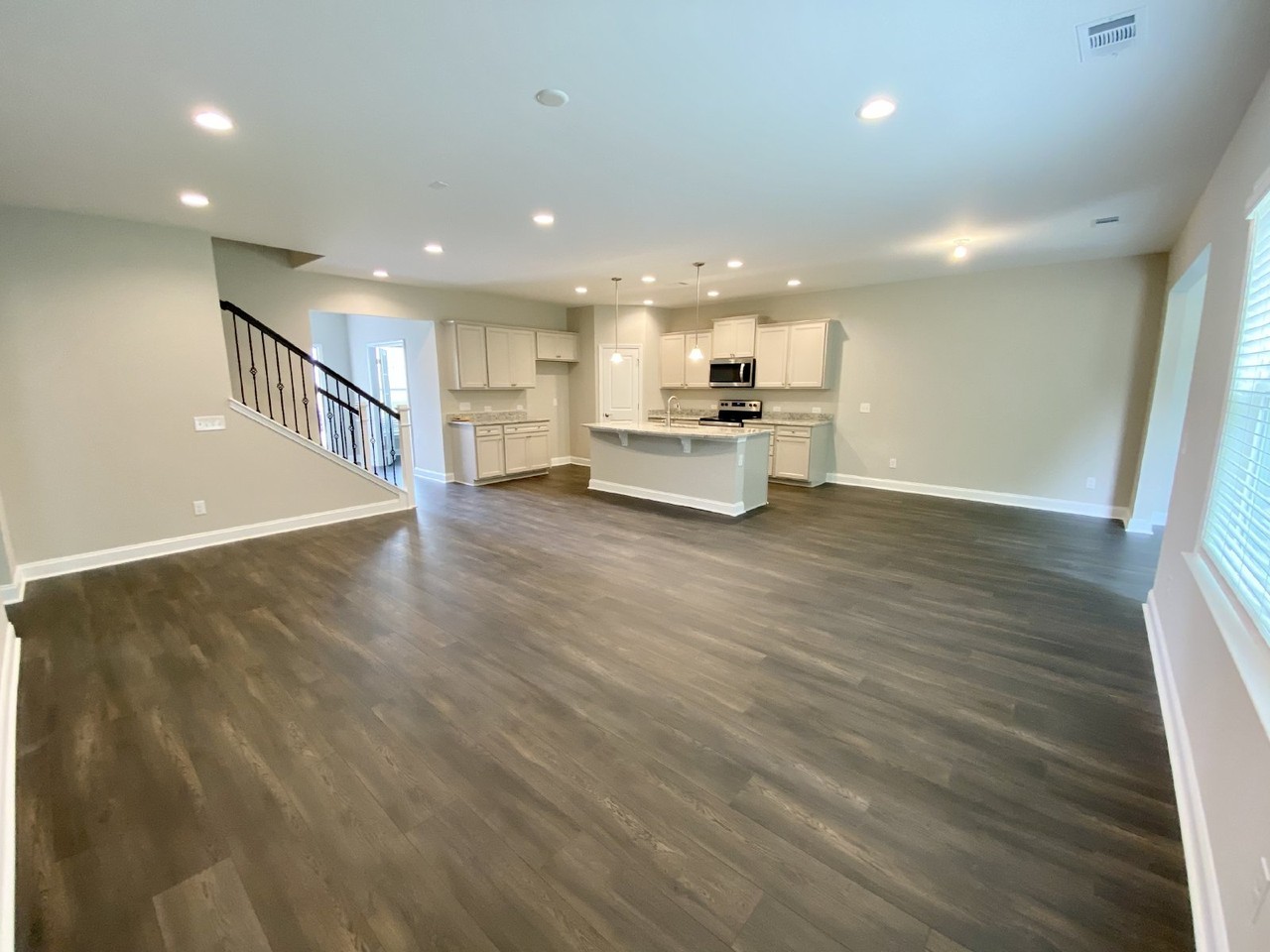 203 Danner Dr - Photo 7 of 16