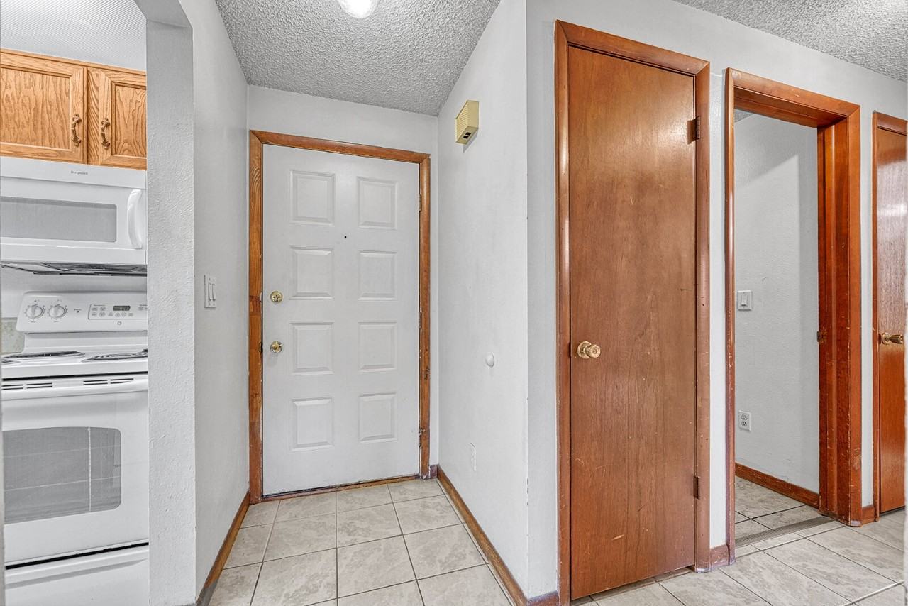 4066 S Atchison Way - Photo 4 of 28