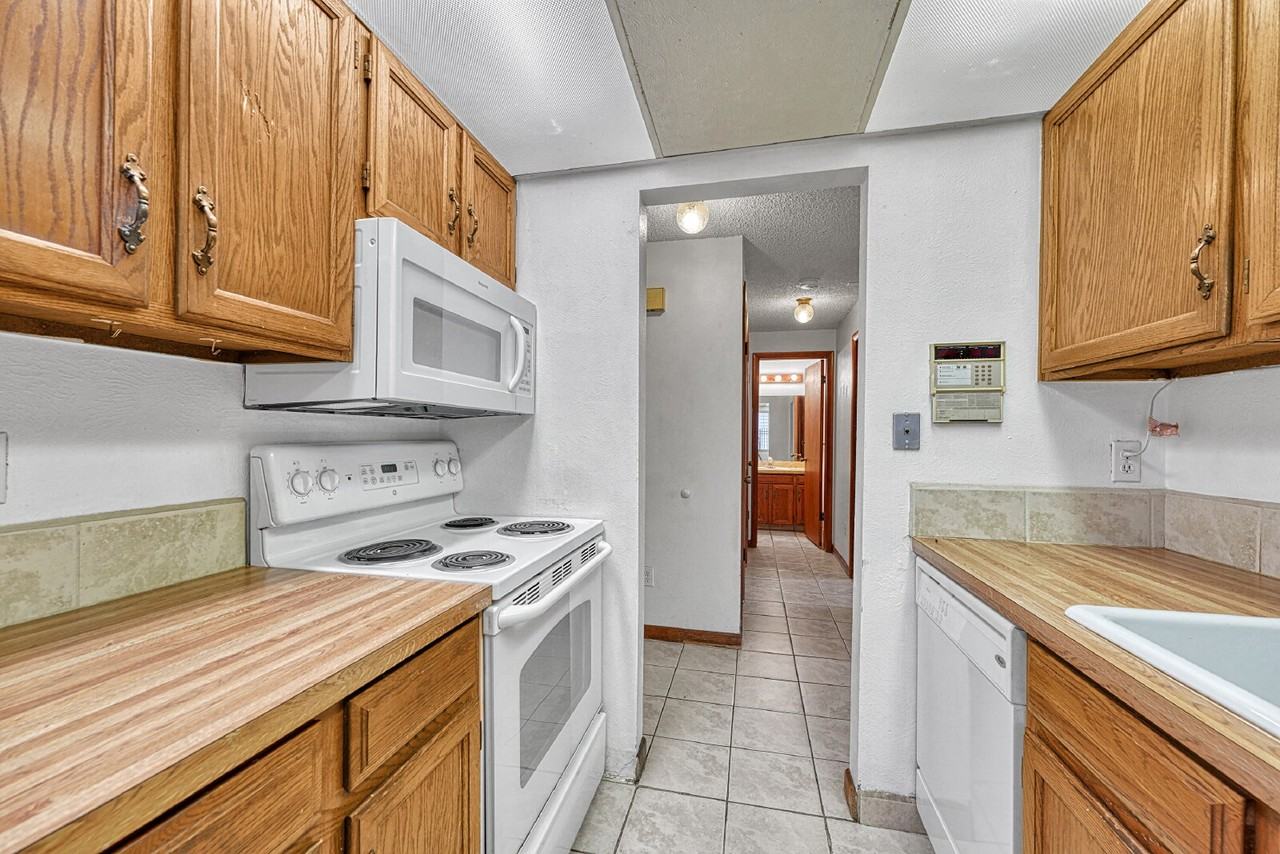 4066 S Atchison Way - Photo 7 of 28