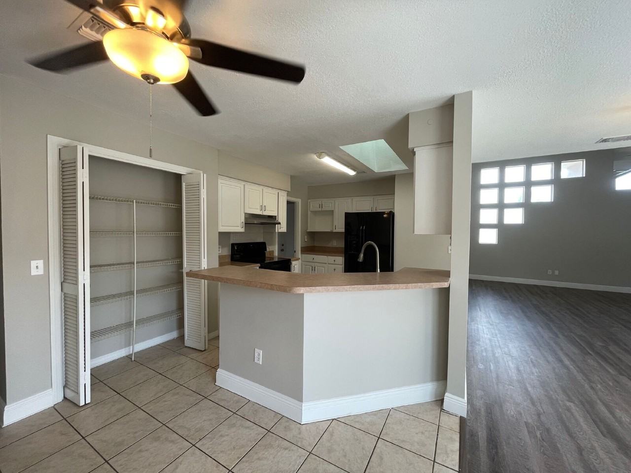 122 Treasure Palm Dr - Photo 5 of 23