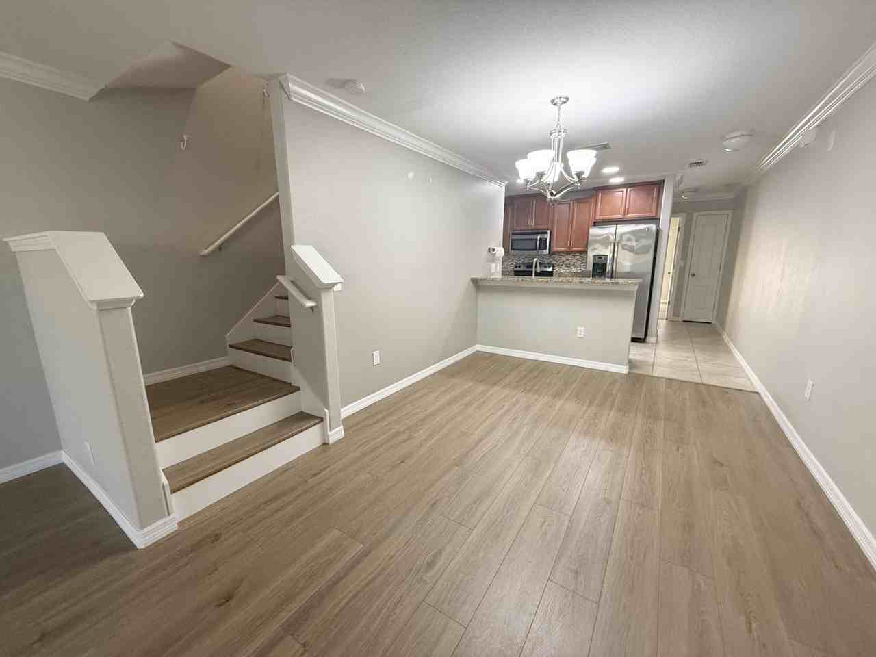 9827 Trumpet Vine Loop - Photo 3 of 18