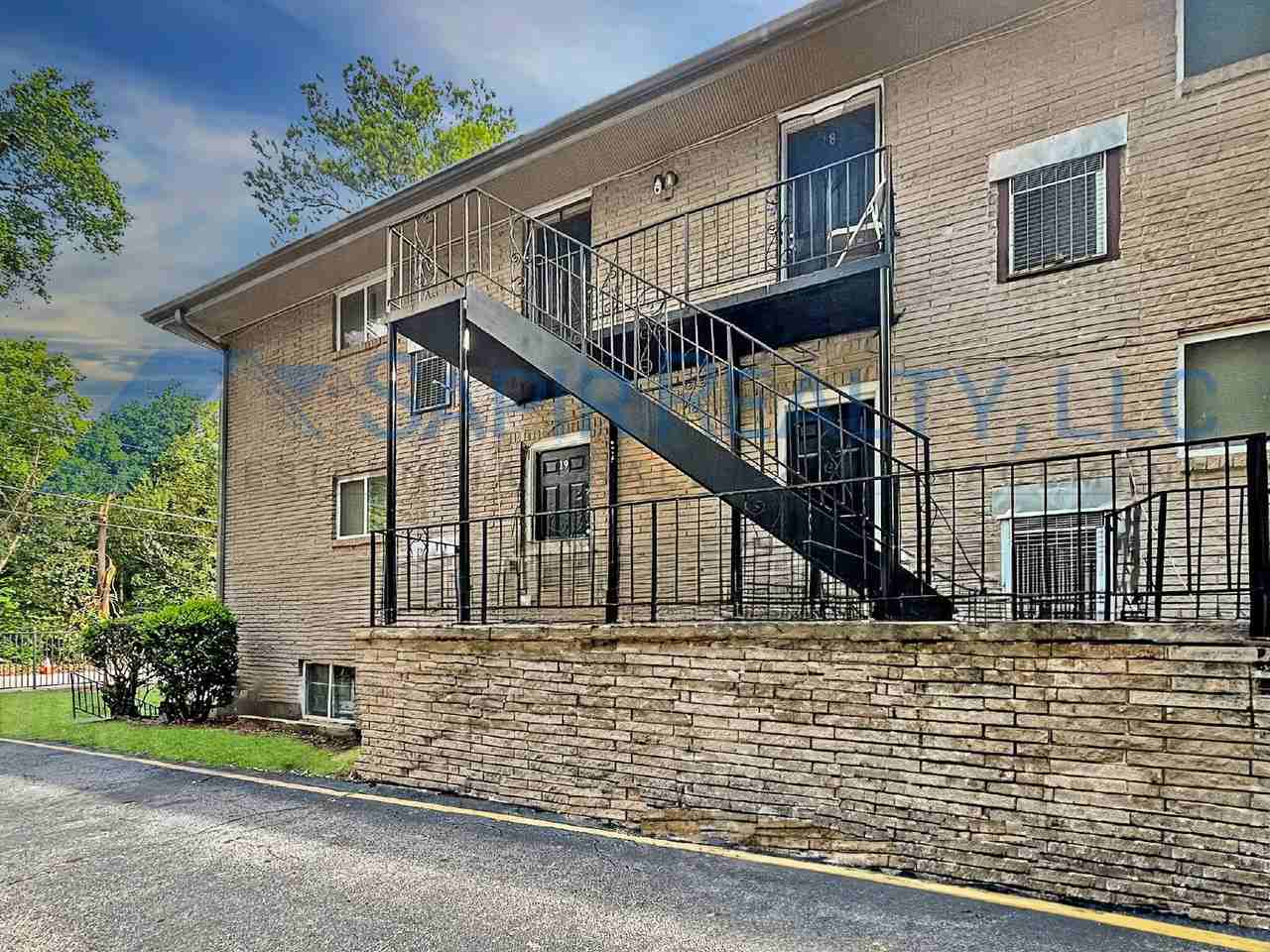 3300 College St Apt 18 - Photo 2 of 16