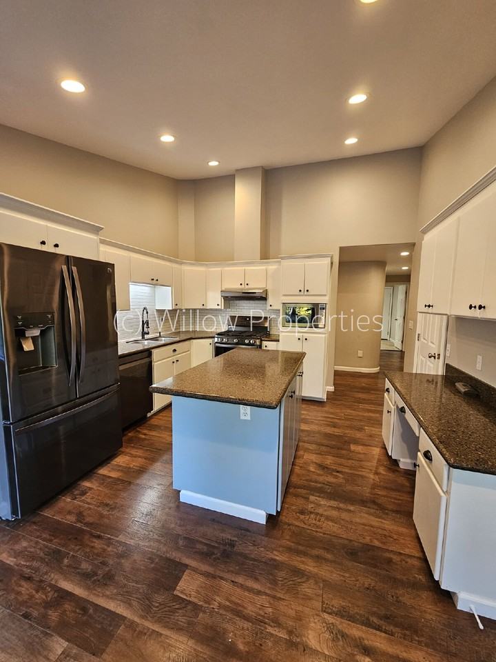 28007 126th Ave E - Photo 3 of 20