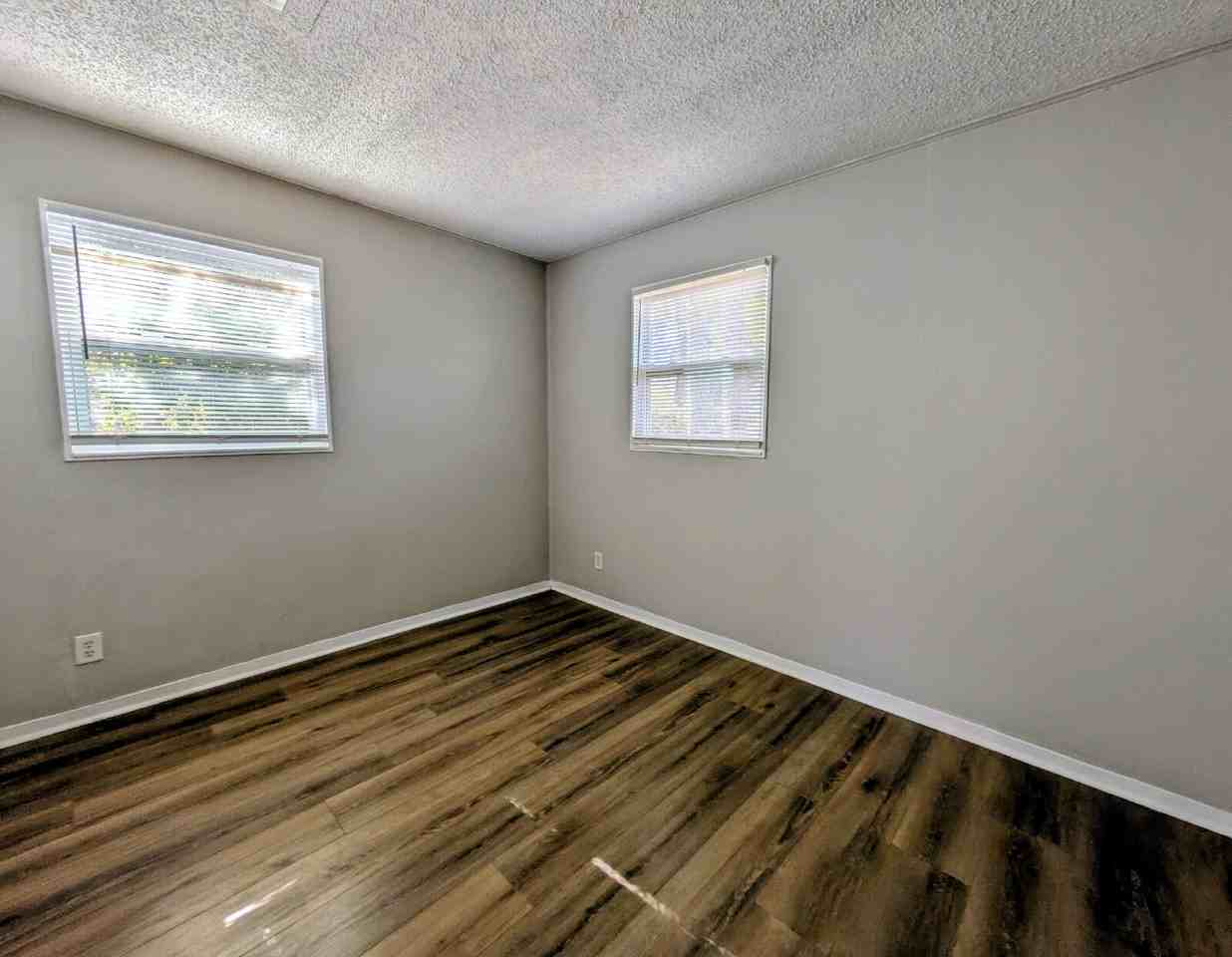 4535 Melvin Cir E - Photo 4 of 18