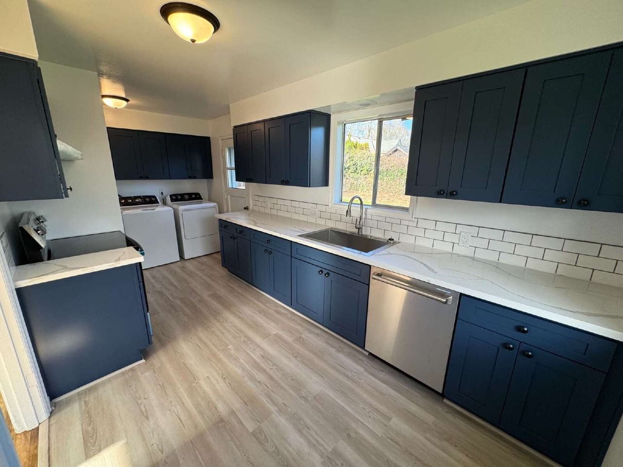 3623 Se Flavel St - Photo 3 of 10