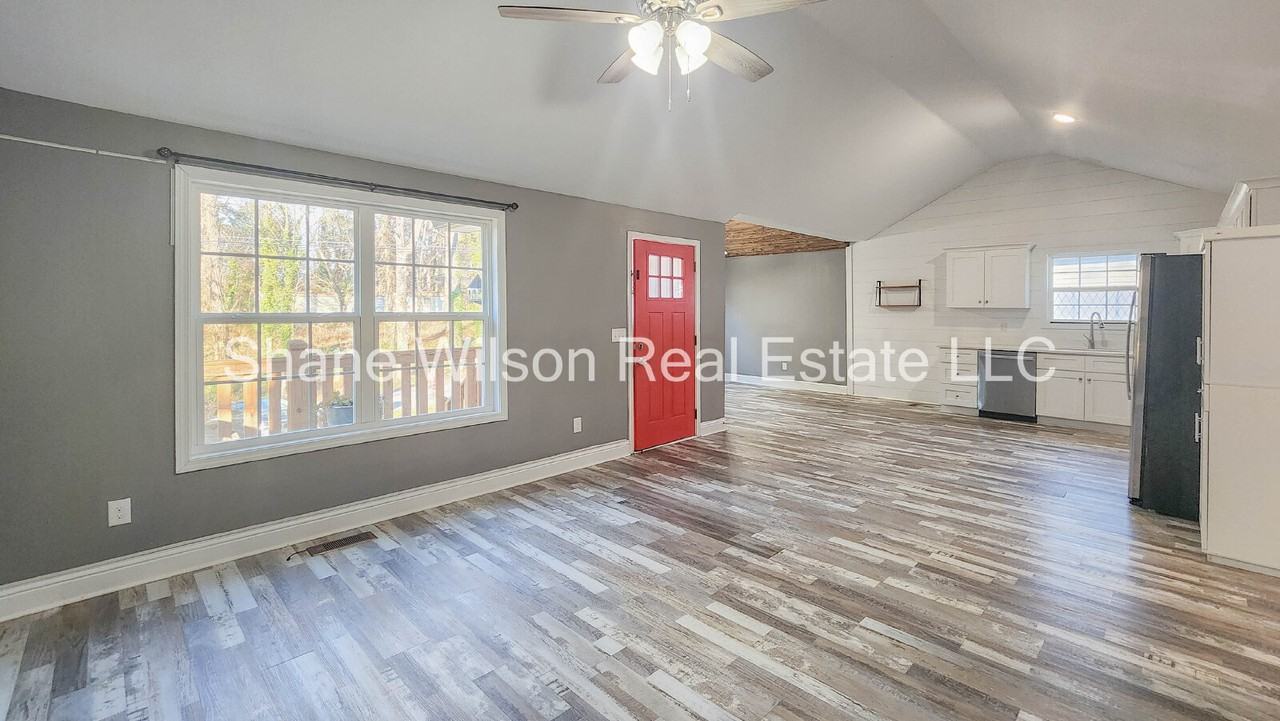1412 Stevenson Dr - Photo 7 of 22
