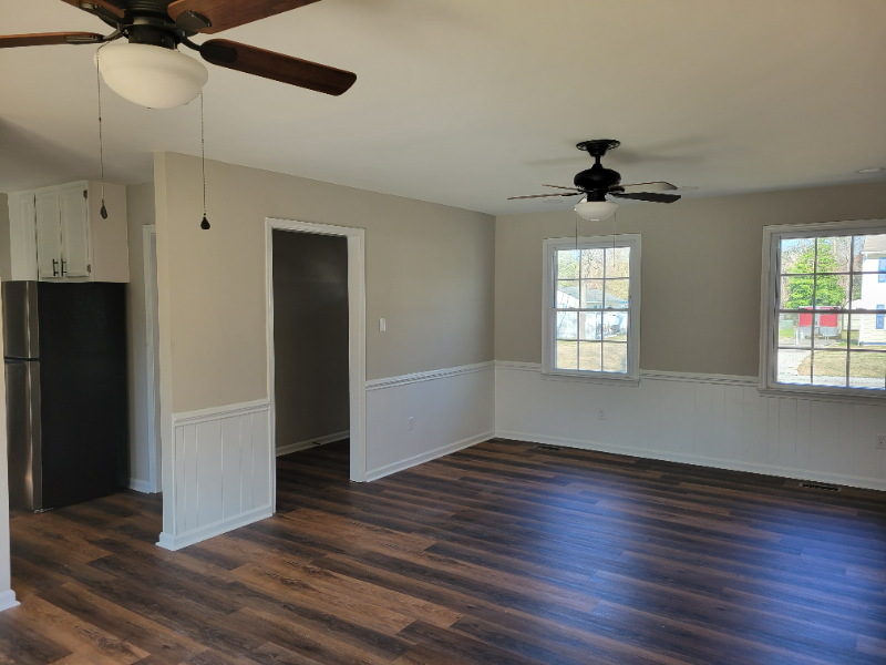 3904 Robert E Lee Dr - Photo 3 of 13