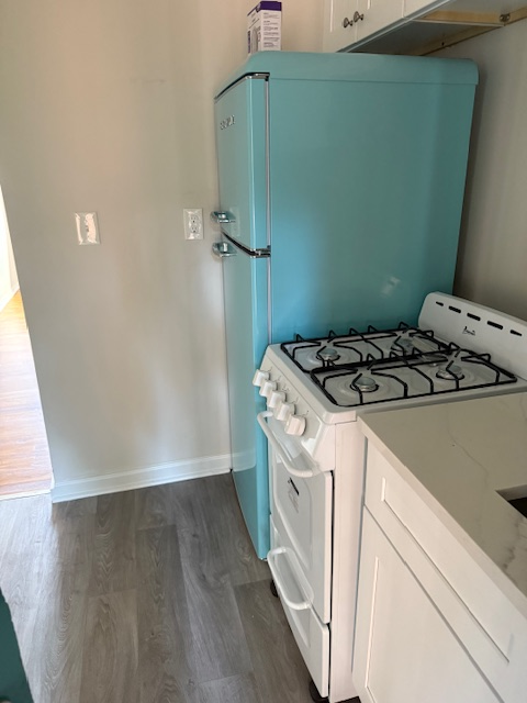 925 Euclid Ave Ne #7 - Photo 2 of 11