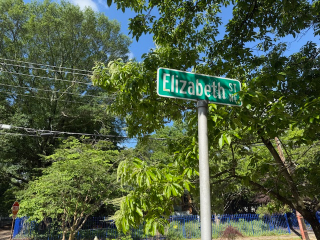 925 Euclid Ave Ne #7 - Photo 3 of 11